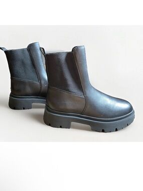 Schutz Women’s Billie Leather Chelsea Boots 7.5 Lug Chunky 90’s Vibe Boots Black